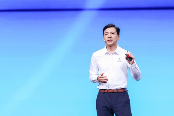 沈阳股票配资 百度李彦宏：大模型厂商卷生卷死，应用才是王者